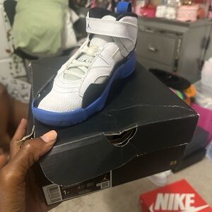 Jordan Jump two Trey Kids' White, blue and Black Sneakers with Blue Accents